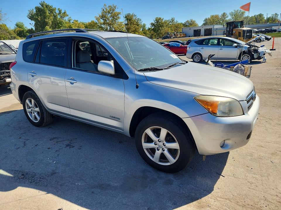 Photo 4 from auction – 2007 TOYOTA RAV4 with VIN JTMZD31V075040499
