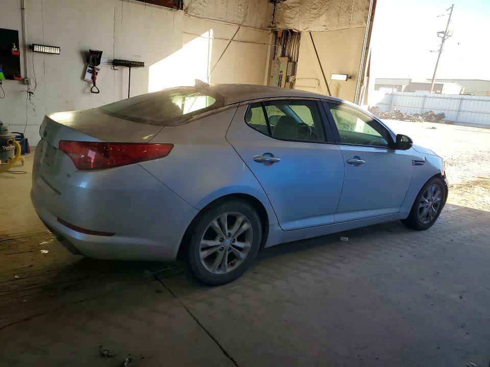 Foto 3 de la subasta – 2013 KIA OPTIMA con VIN 5XXGM4A79DG099508