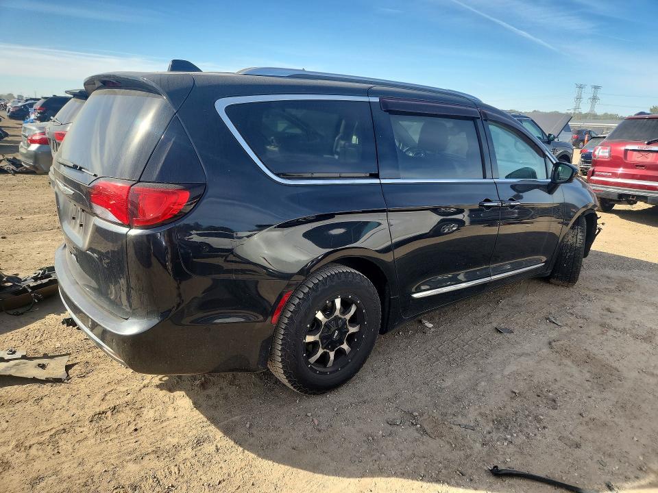 Photo 3 from auction – 2017 CHRYSLER PACIFICA with VIN 2C4RC1EG1HR518761