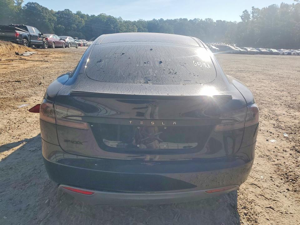 Снимка 6 от търг – 2014 TESLA MODEL S с VIN 5YJSA1H17EFP35169