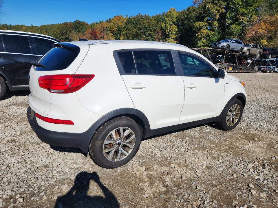 Photo 3 from auction – 2016 KIA SPORTAGE with VIN KNDPBCAC4G7812762