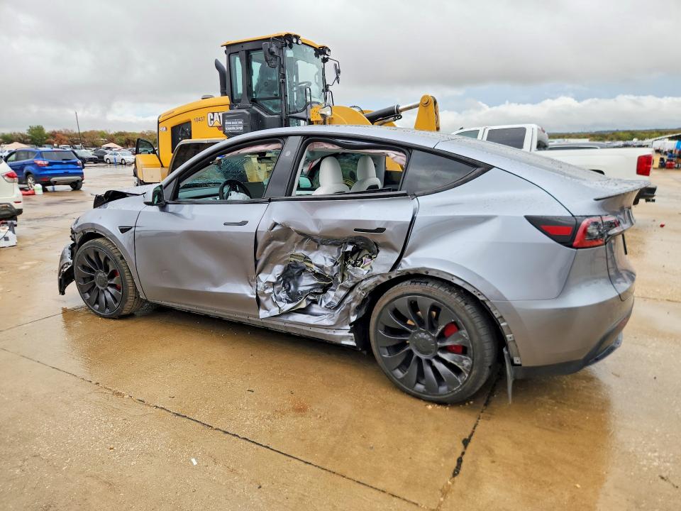 Photo 2 from auction – 2024 TESLA MODEL  Y with VIN 7SAYGDEF7RA309045