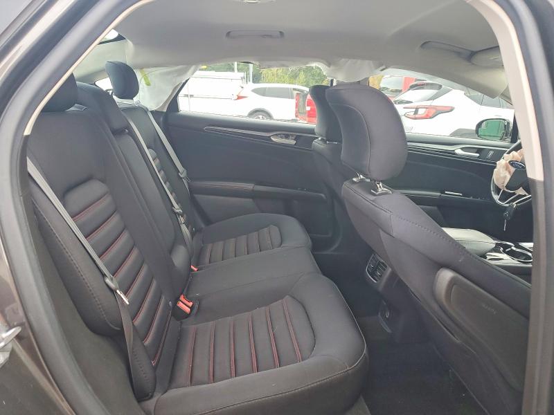 Zdjęcie 10 z aukcji – 2016 FORD FUSION z VIN 3FA6P0H7XGR290433