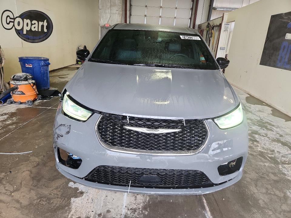 Снимка 5 от търг – 2025 CHRYSLER PACIFICA с VIN 2C4RC1BG8SR504528