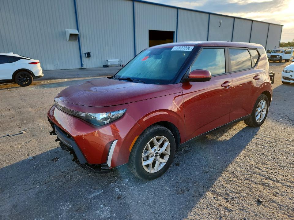KIA SOUL 2023 with VIN KNDJ23AU7P7877877 - Photo from auction