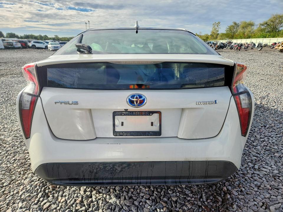 Photo 6 from auction – 2016 TOYOTA PRIUS with VIN JTDKARFU0G3026613