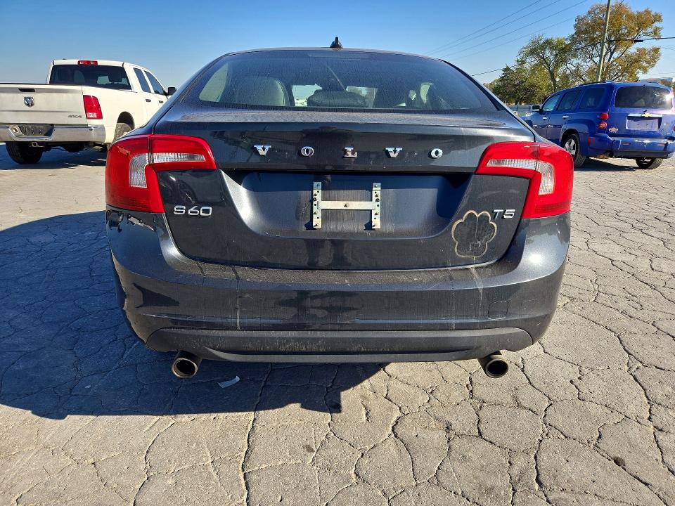 Foto 6 de la subasta – 2013 VOLVO S60 con VIN YV1612FS1D1212718