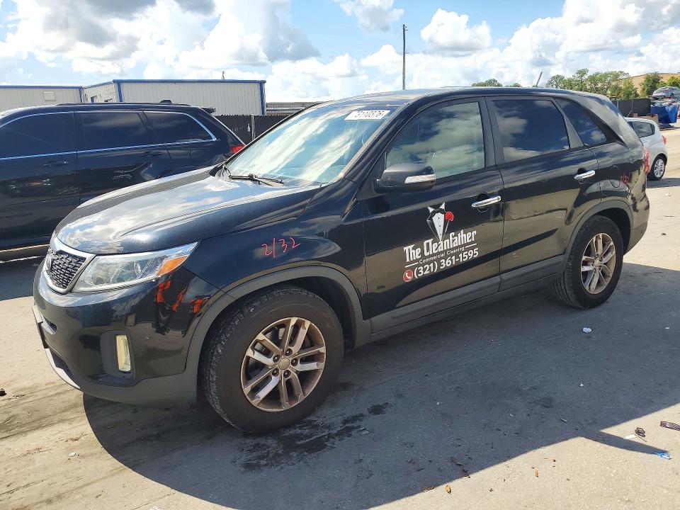 KIA SORENTO 2014 مع رقم تعريف المركبة 5XYKT3A64EG459568 - صورة من المزاد