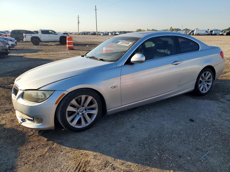 BMW 328 2011 с VIN WBAKE3C54BE557578 - Снимка от търг