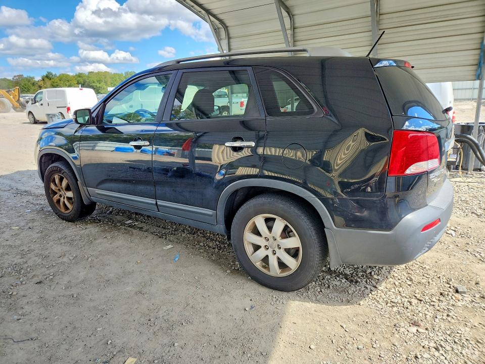 Фото 2 с аукциона – 2013 KIA SORENTO с VIN 5XYKT3A66DG341858