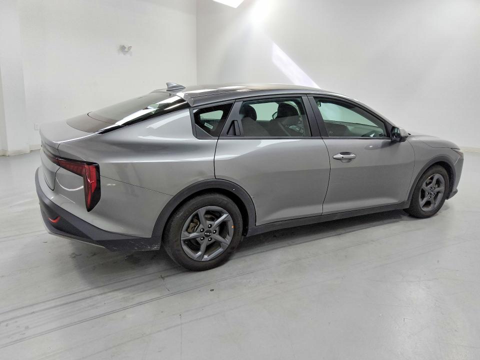 Снимка 3 от търг – 2025 KIA K4 с VIN 3KPFT4DE3SE112364