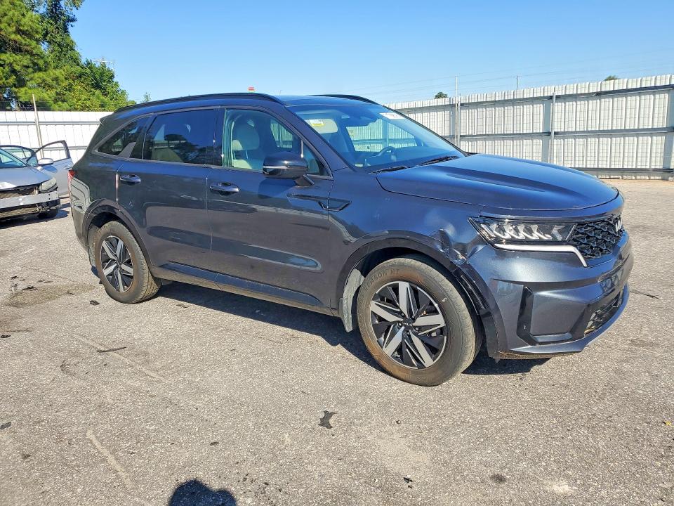 Photo 4 from auction – 2022 KIA SORENTO with VIN 5XYRH4LF8NG120640