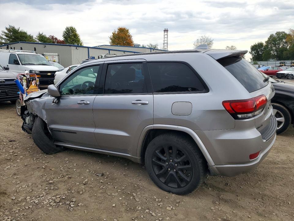 Снимка 2 от търг – 2018 JEEP GRAND CHEROKEE с VIN 1C4RJFAG4JC501508