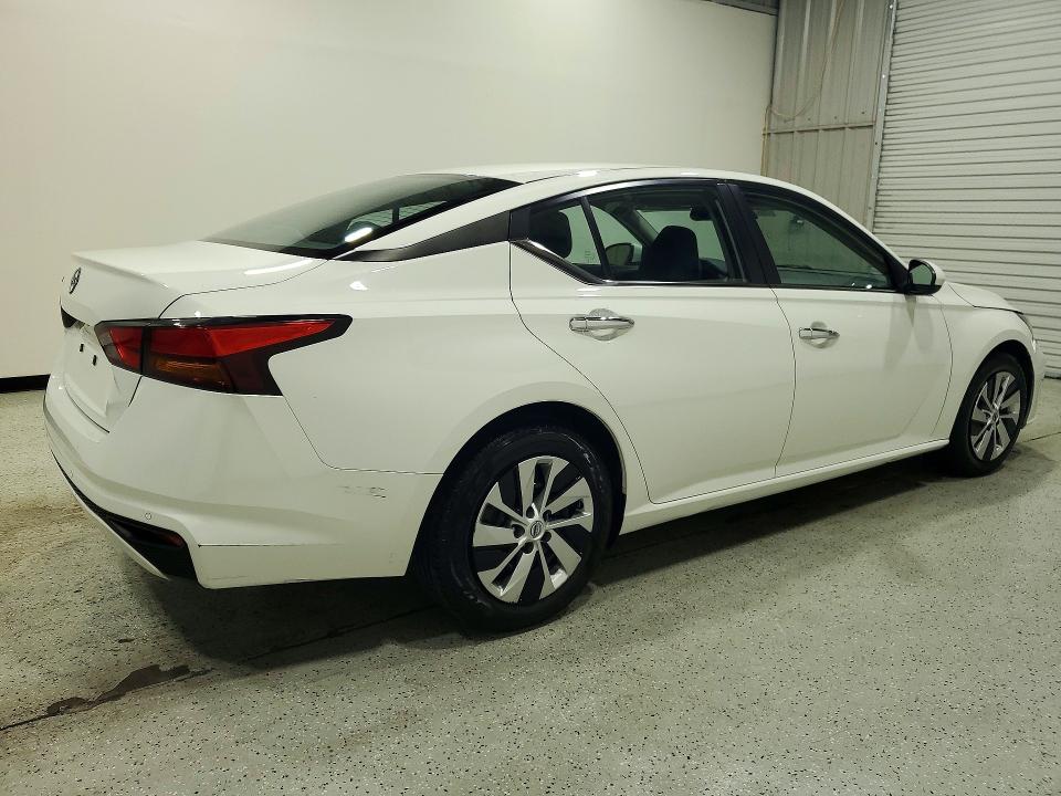 Photo 3 from auction – 2023 NISSAN ALTIMA with VIN 1N4BL4BV8PN335185