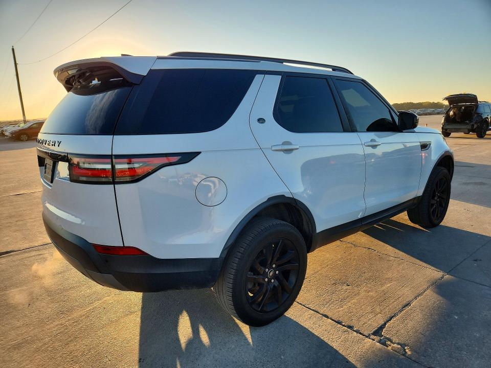 Снимка 3 от търг – 2018 LAND ROVER DISCOVERY с VIN SALRR2RV2JA059899