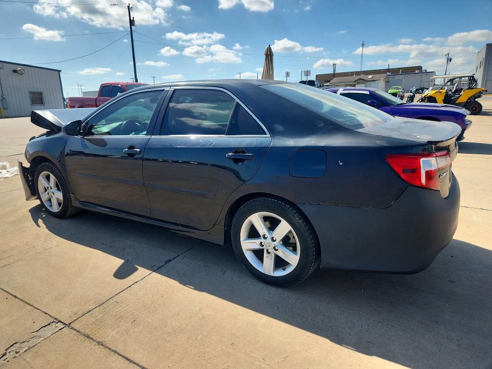 Снимка 2 от търг – 2014 TOYOTA CAMRY с VIN 4T1BF1FK0EU861678