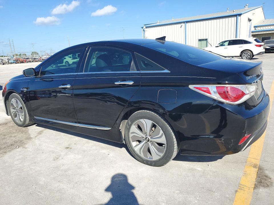 Photo 2 from auction – 2015 HYUNDAI SONATA HYBRID with VIN KMHEC4A44FA136748