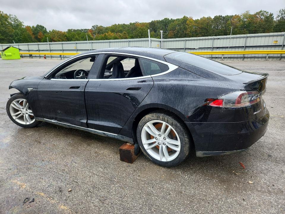 Photo 2 from auction – 2016 TESLA MODEL S with VIN 5YJSA1E49GF128935