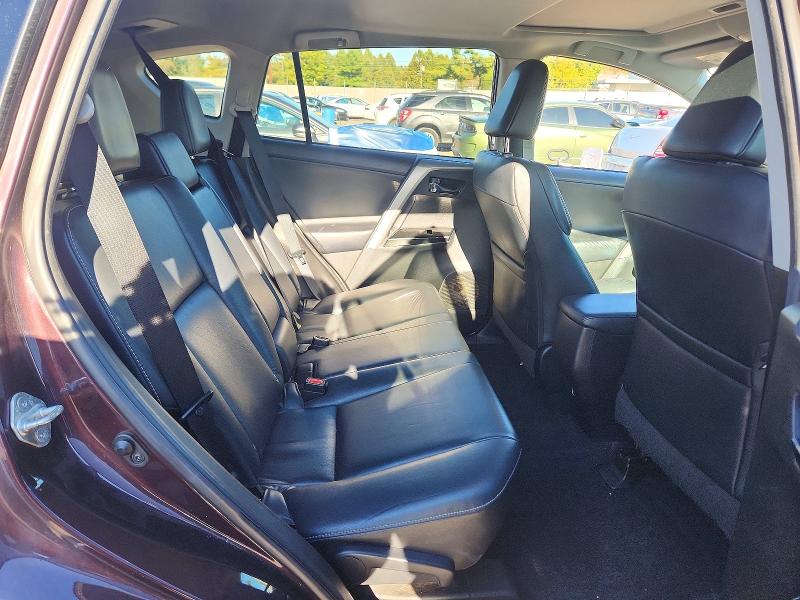 Снимка 11 от търг – 2017 TOYOTA RAV4 с VIN 2T3DFREV8HW690628