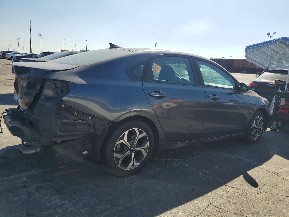 Foto 3 de la subasta – 2019 KIA FORTE con VIN 3KPF24AD5KE138933