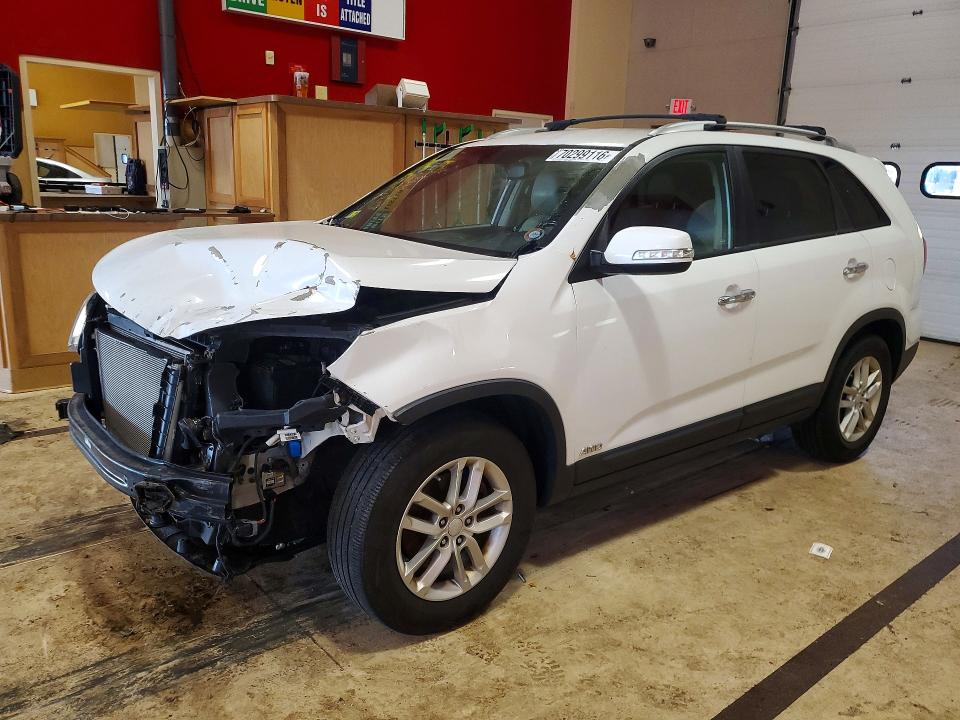 KIA SORENTO 2014 with VIN 5XYKTDA69EG517048 - Photo from auction