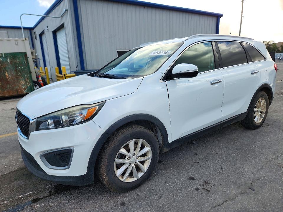 KIA SORENTO 2017 с VIN 5XYPG4A30HG275089 - Снимка от търг