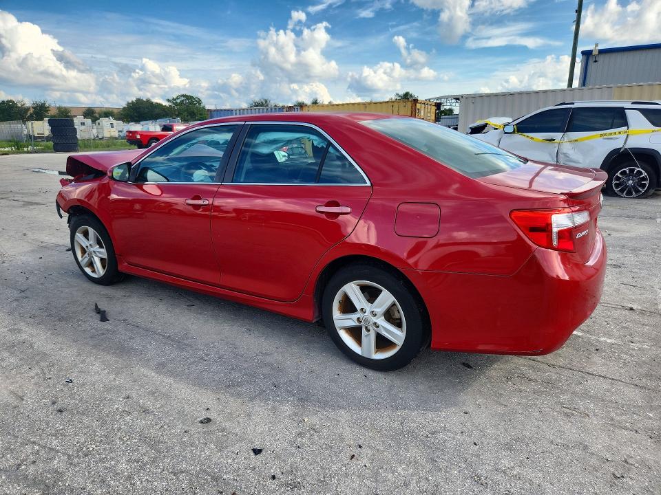 Снимка 2 от търг – 2014 TOYOTA CAMRY с VIN 4T1BF1FK2EU811204