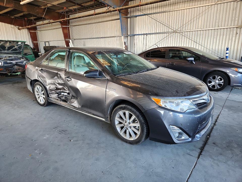 Снимка 4 от търг – 2014 TOYOTA CAMRY HYBRID с VIN 4T1BD1FK3EU119359