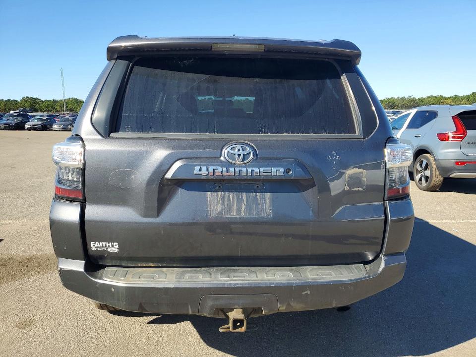 Photo 6 from auction – 2015 TOYOTA 4RUNNER with VIN JTEBU5JR4F5276325