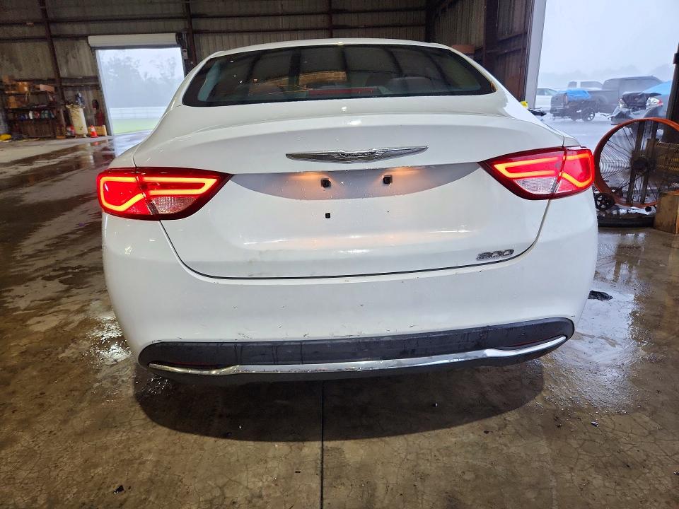 Foto 6 de la subasta – 2015 CHRYSLER 200 con VIN 1C3CCCAB7FN502039