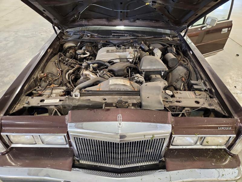 Снимка 11 от търг – 1988 LINCOLN TOWN CAR с VIN 1LNBM81F0JY719682