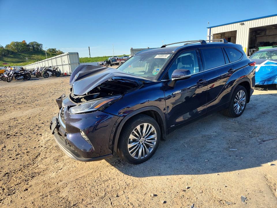 TOYOTA HIGHLANDER 2020 with VIN 5TDEBRCH0LS007554 - Photo from auction
