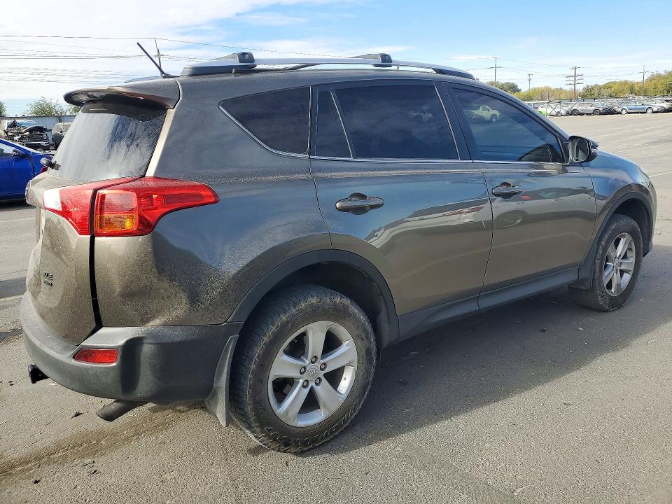Снимка 3 от търг – 2014 TOYOTA RAV4 с VIN JTMRFREV5ED048365