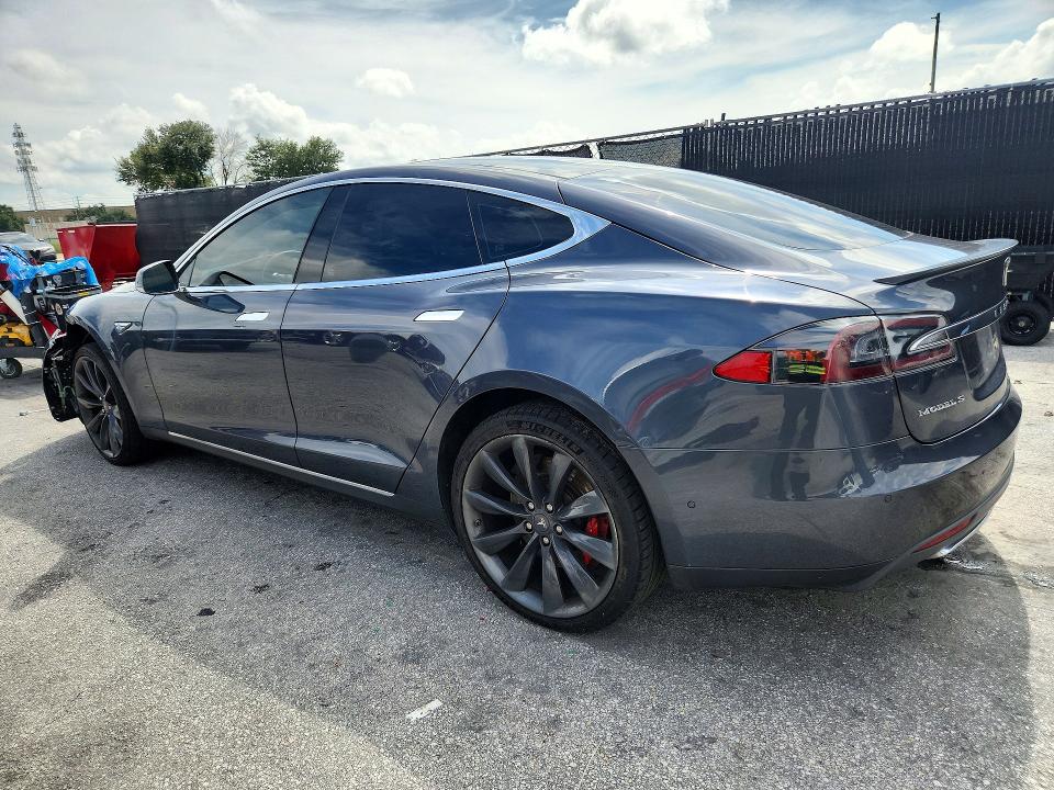 Photo 2 from auction – 2014 TESLA MODEL S with VIN 5YJSA1H11EFP59595