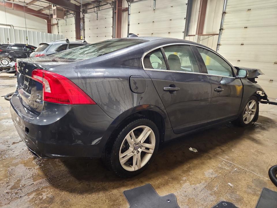Zdjęcie 3 z aukcji – 2015 VOLVO S60 z VIN YV1612TK7F1348603