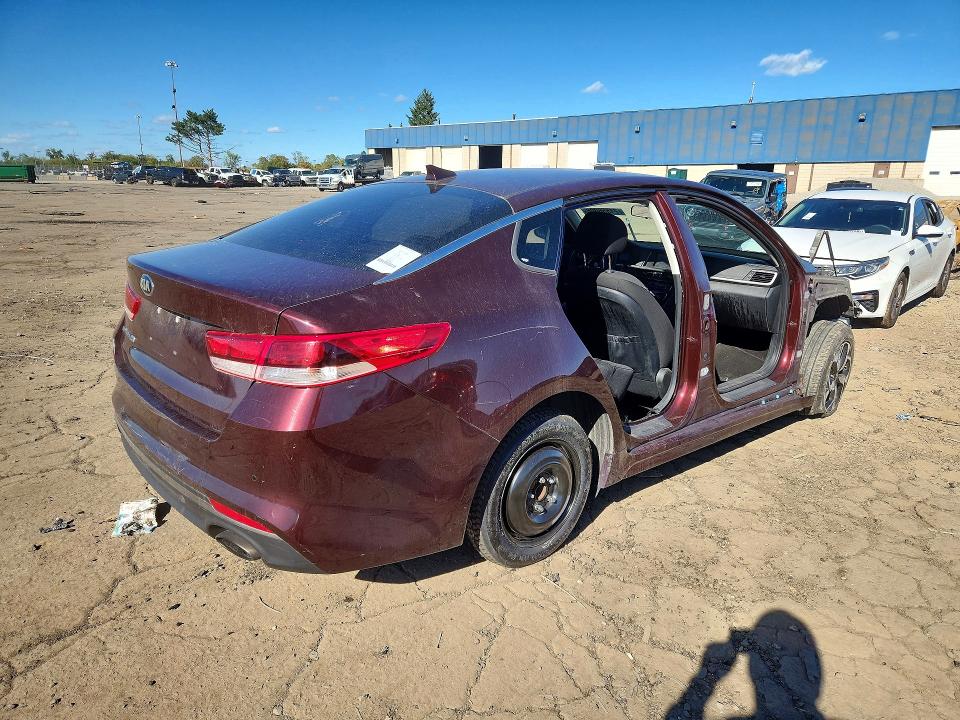 Zdjęcie 3 z aukcji – 2018 KIA OPTIMA z VIN 5XXGT4L37JG217810