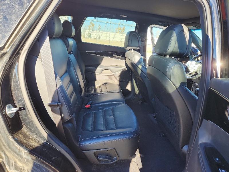 Photo 11 from auction – 2016 KIA SORENTO with VIN 5XYPKDA53GG129347
