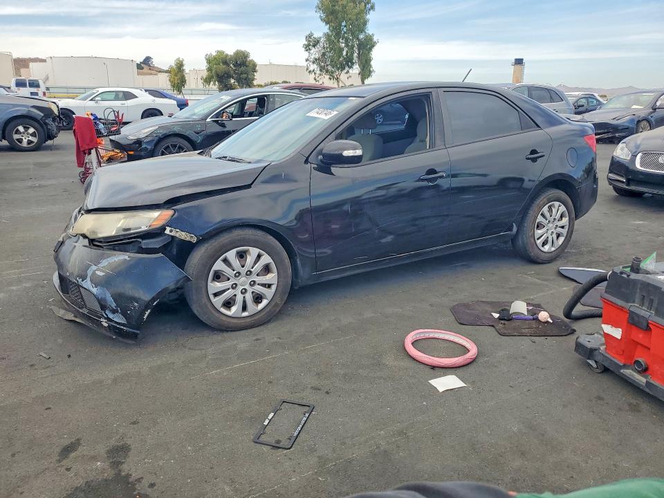 Zdjęcie 1 z aukcji – 2010 KIA FORTE z VIN KNAFU4A24A5239154