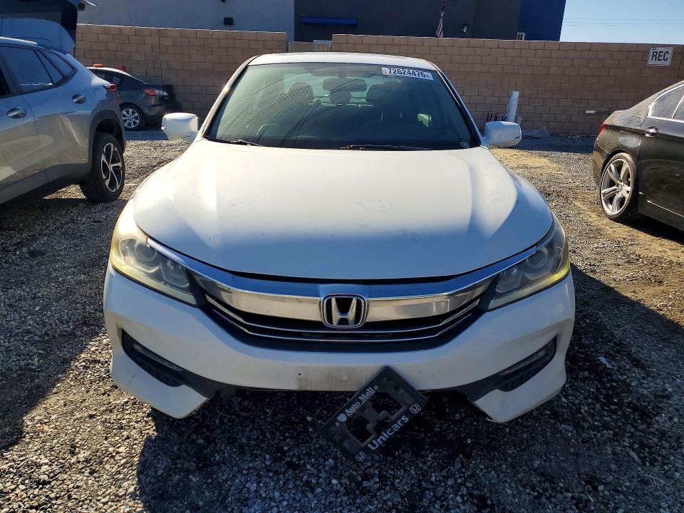 Photo 5 from auction – 2016 HONDA ACCORD with VIN 1HGCR3F80GA028517