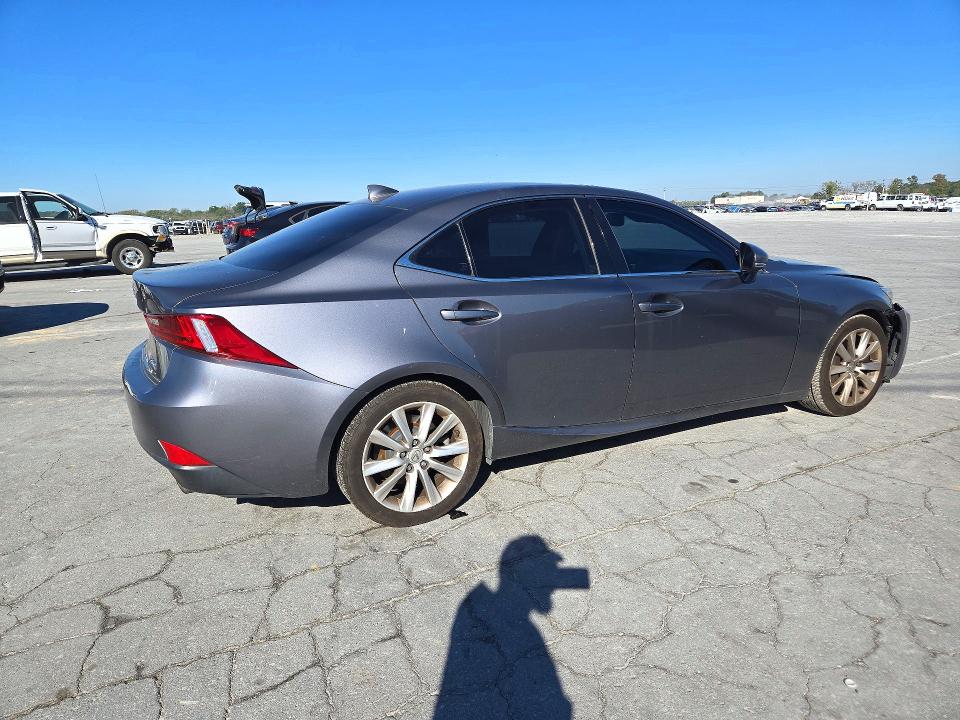 Foto 3 de la subasta – 2016 LEXUS IS con VIN JTHBA1D21G5023838