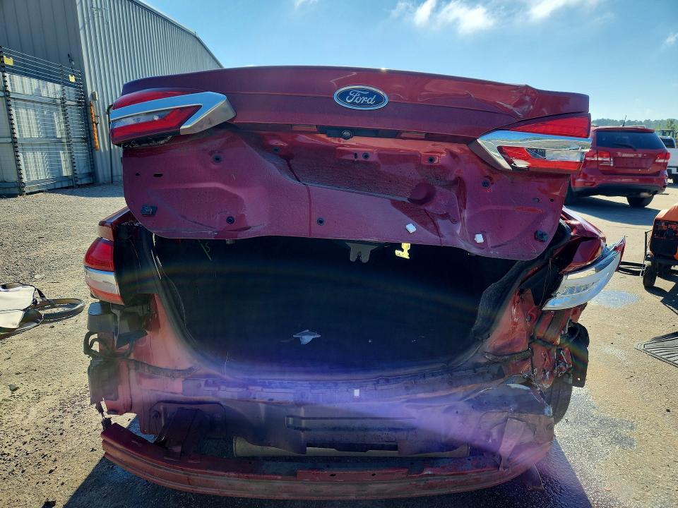 Photo 6 from auction – 2019 FORD FUSION with VIN 3FA6P0LU1KR240834