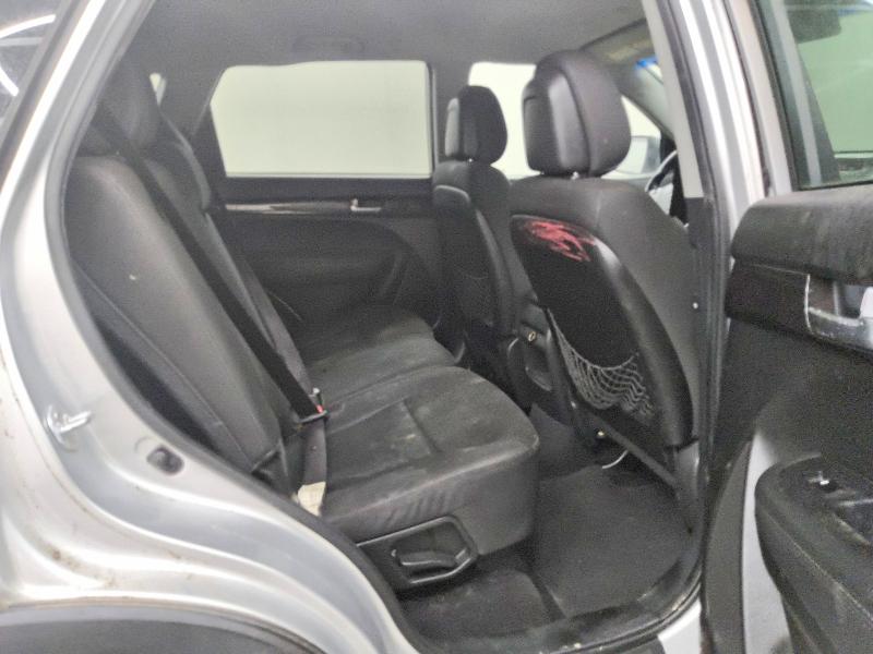 Photo 11 from auction – 2014 KIA SORENTO with VIN 5XYKT3A62EG443711