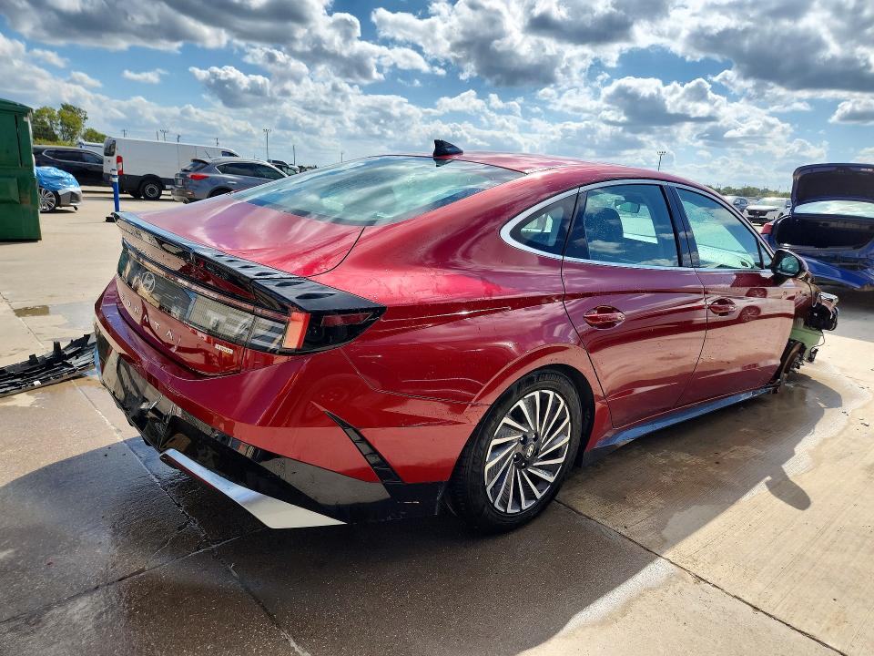 Снимка 3 от търг – 2025 HYUNDAI SONATA HYBRID с VIN KMHL34JJ6SA105038