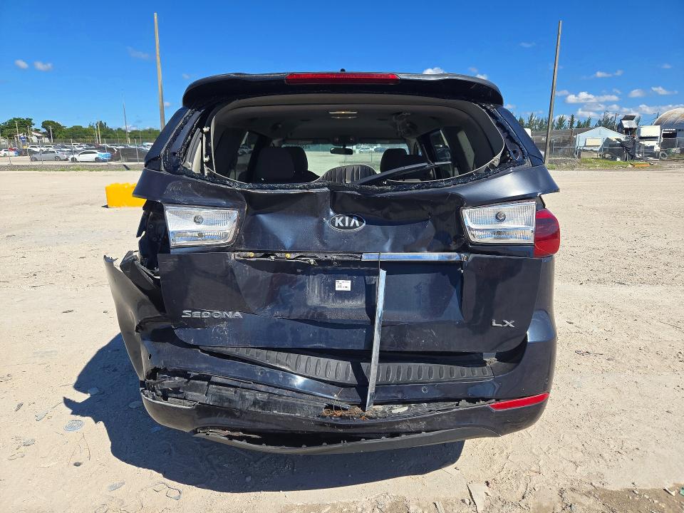 Foto 6 de la subasta – 2015 KIA SEDONA con VIN KNDMB5C13F6017927