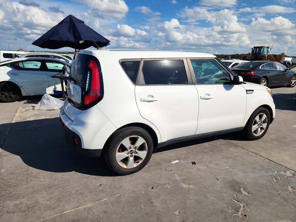 Foto 3 de la subasta – 2017 KIA SOUL con VIN KNDJN2A24H7502272