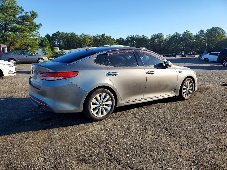Снимка 3 от търг – 2018 KIA OPTIMA с VIN 5XXGU4L30JG180337
