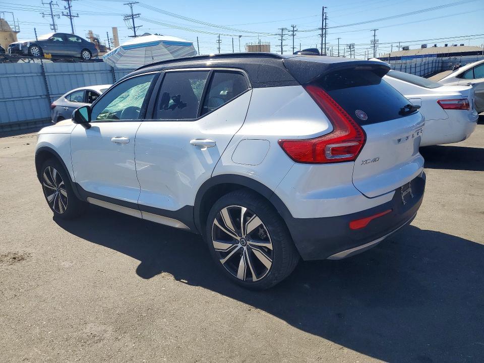 Photo 2 from auction – 2021 VOLVO XC40 with VIN YV4ED3UR1M2522387