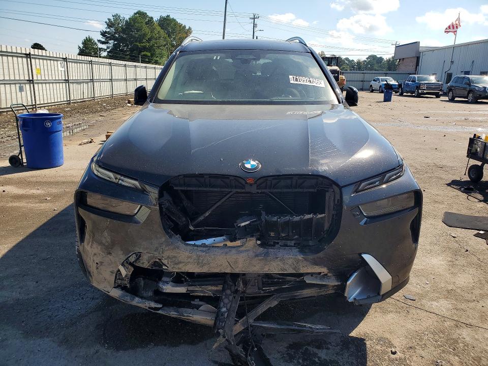 Photo 5 from auction – 2027 BMW X7 with VIN 5UX23EM08V9500352