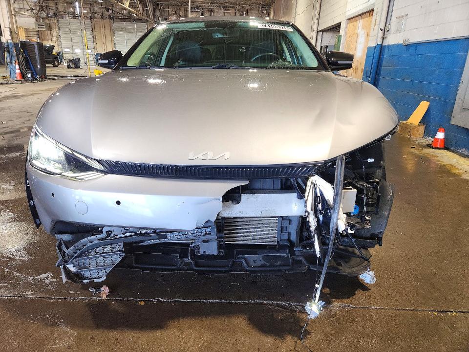 Снимка 5 от търг – 2024 KIA EV6 с VIN KNDC34LA0R5216110
