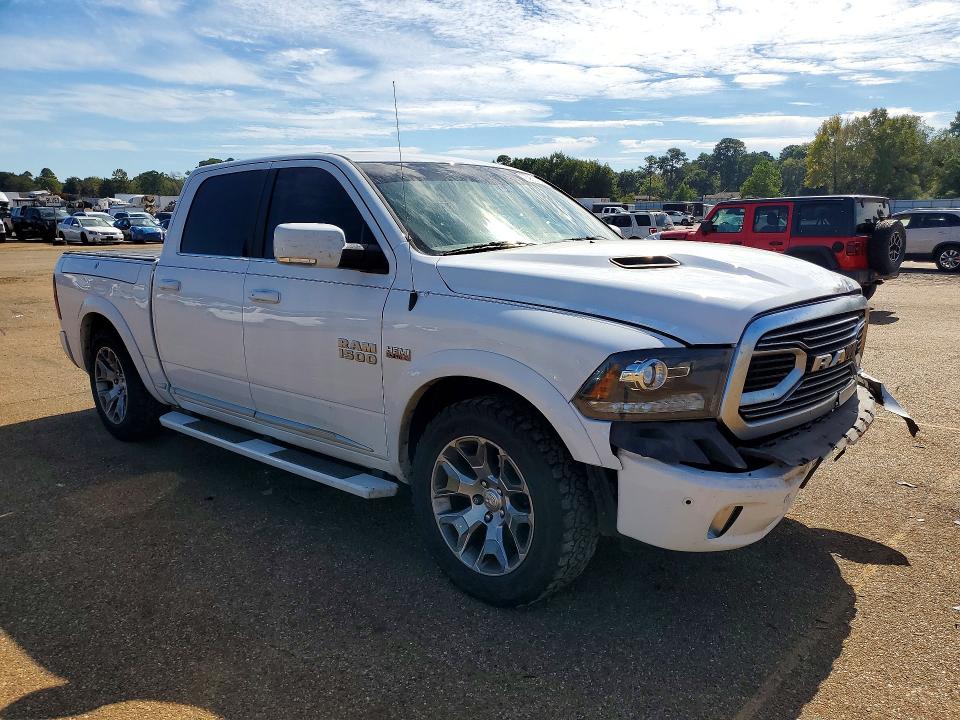 Снимка 4 от търг – 2018 RAM 1500 с VIN 1C6RR7PT4JS163608